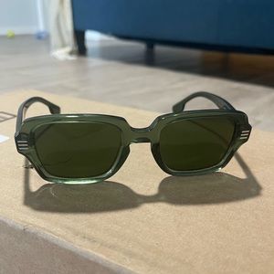 Like New Burberry Women’s Sunglasses